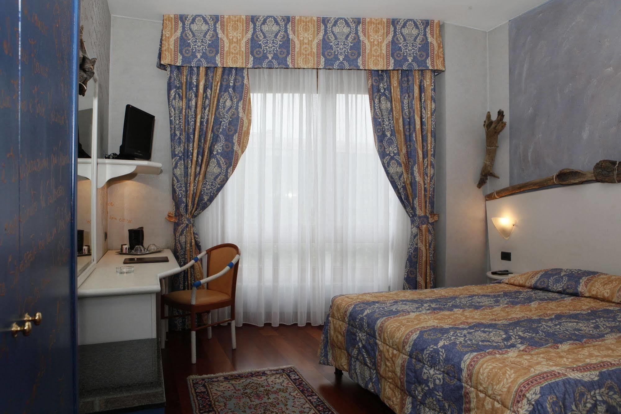Hotel Lancaster Turin Exterior photo